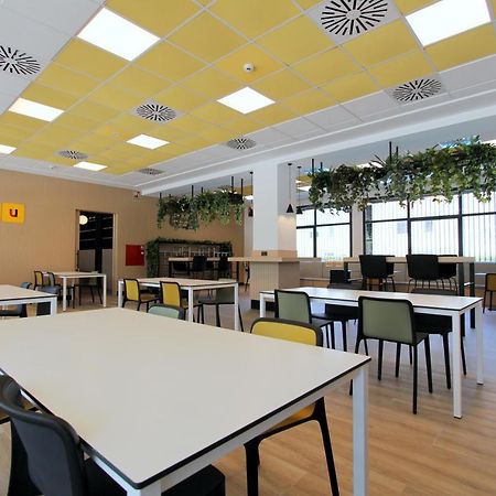 Villa Alojamiento Y Congresos - Villa Universitaria San Vicente Raspeig Exteriör bild